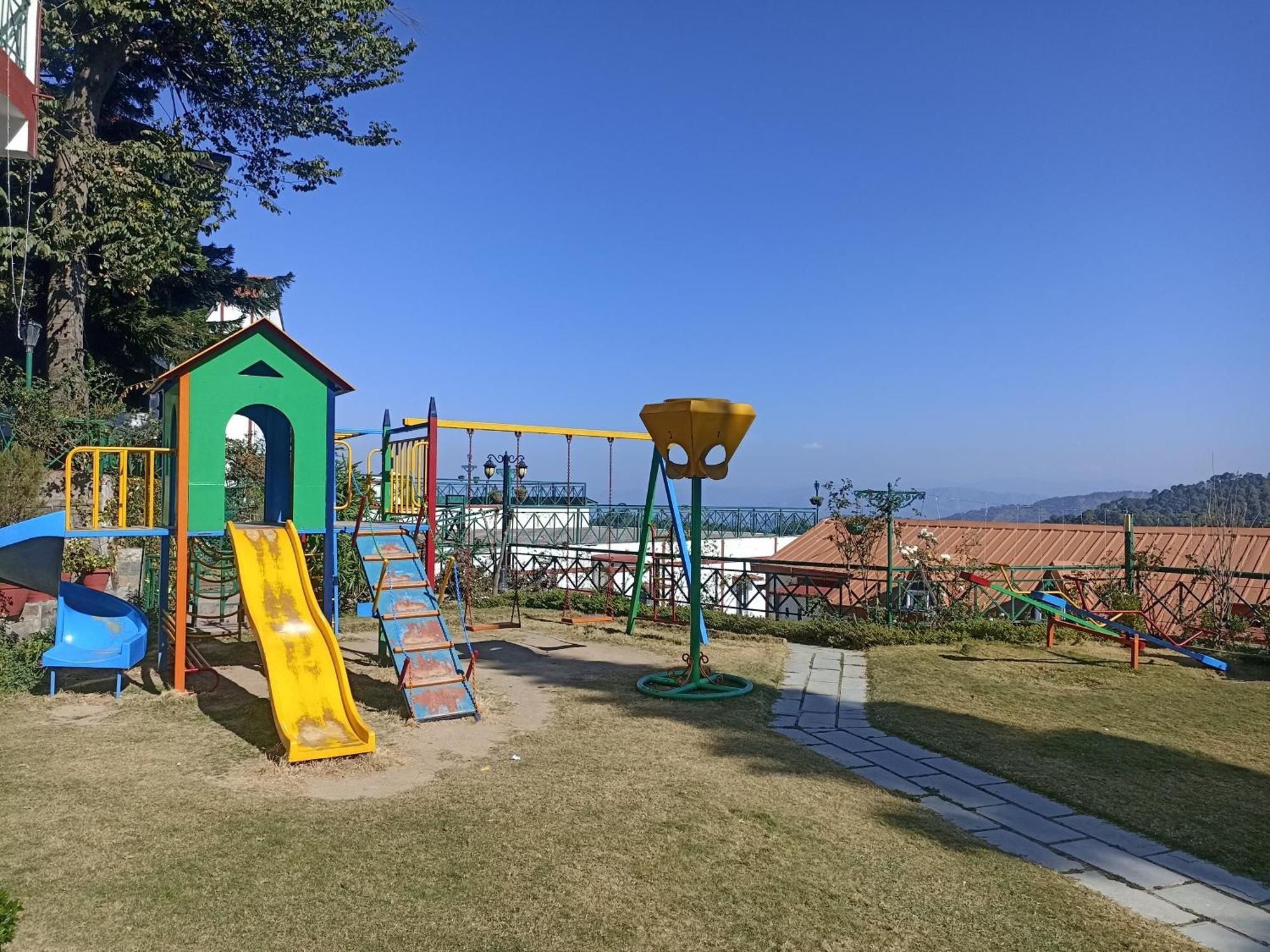 Kasauli Resort By Piccadily Exterior photo