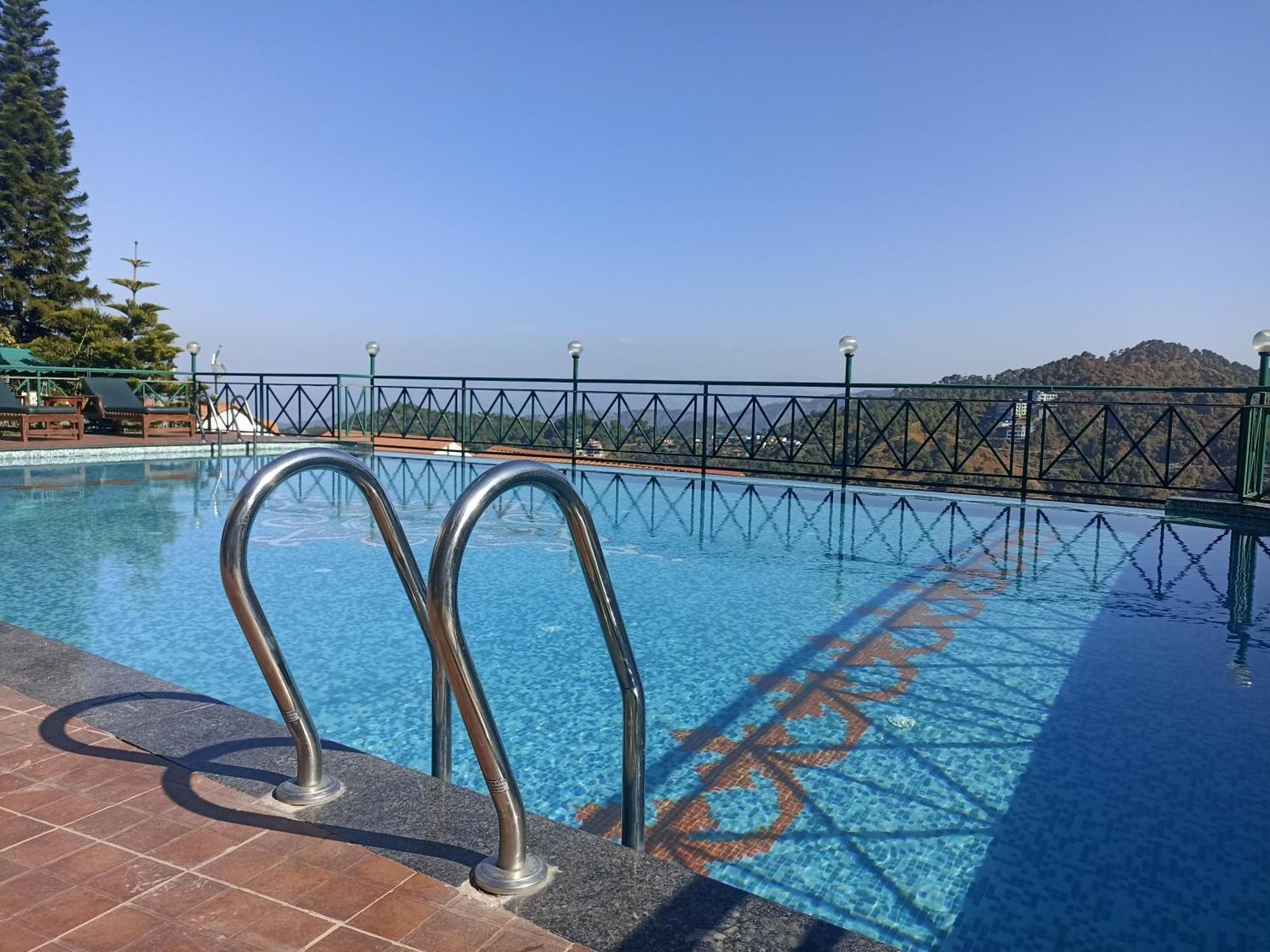 Kasauli Resort By Piccadily Exterior photo