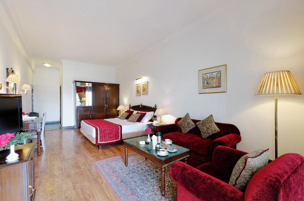 Kasauli Resort By Piccadily Exterior photo